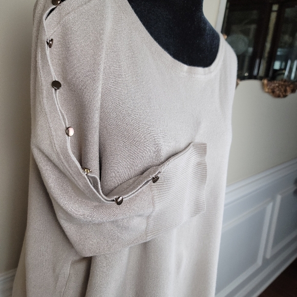 Chelsea and Theodore Woman pullover‎ sweater - Picture 5 of 8